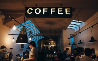 Los beneficios de la nueva tendencia de aprender inglés en un café de tu ciudad